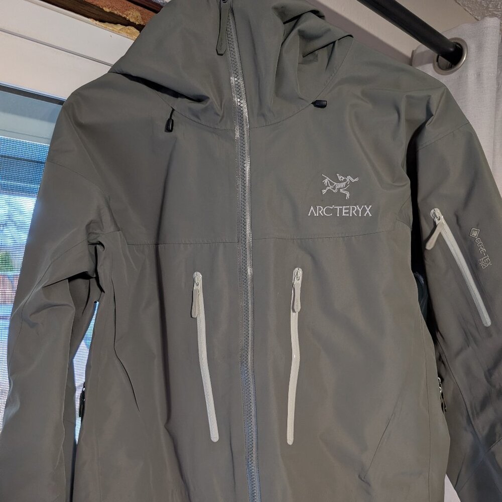 ARC'TERYX Men's Alpha SV Sawyer Waterproof Gore-Tex Pro Jacket Size L